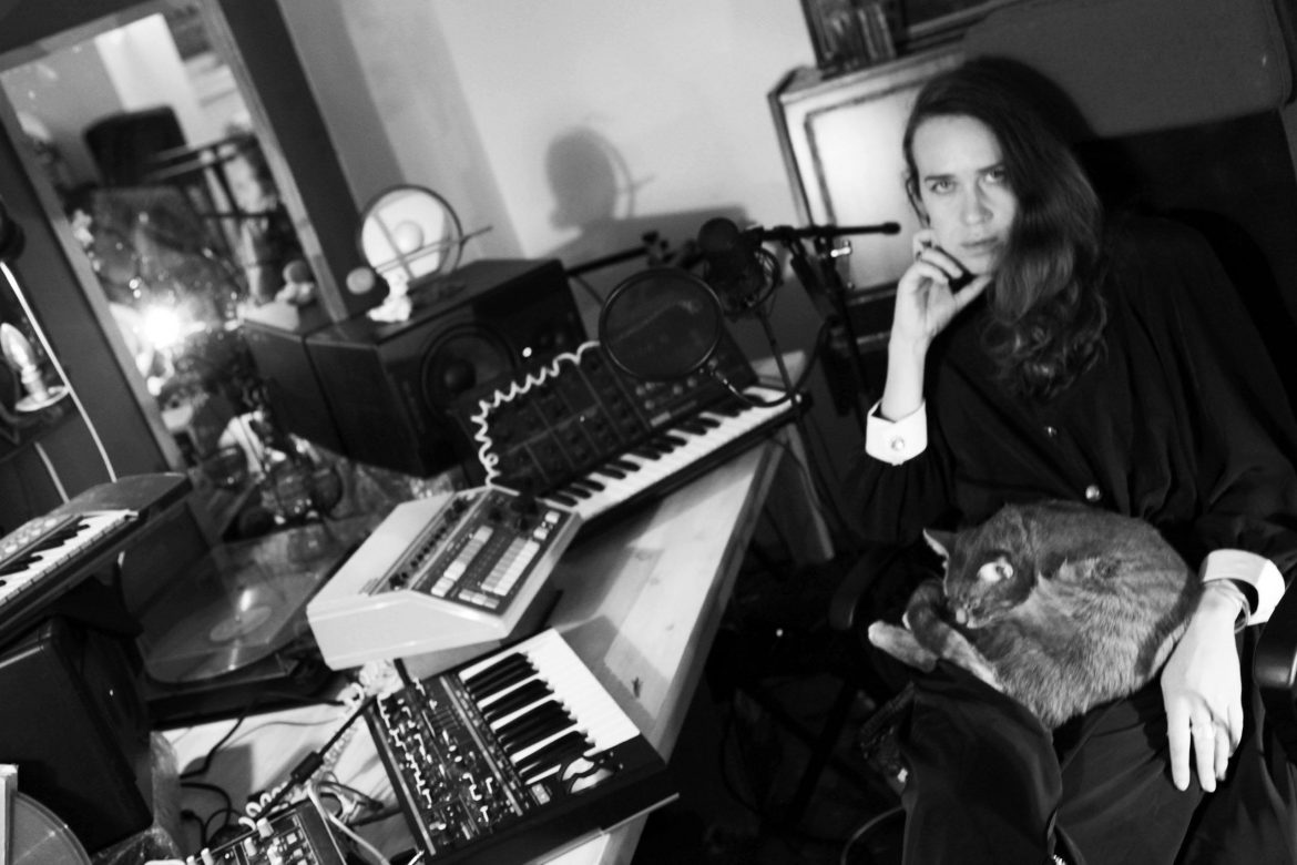 Galya Chikiss plays live soundtrack for “Aelita: Queen of Mars” by Jakov Protozanov (1924)